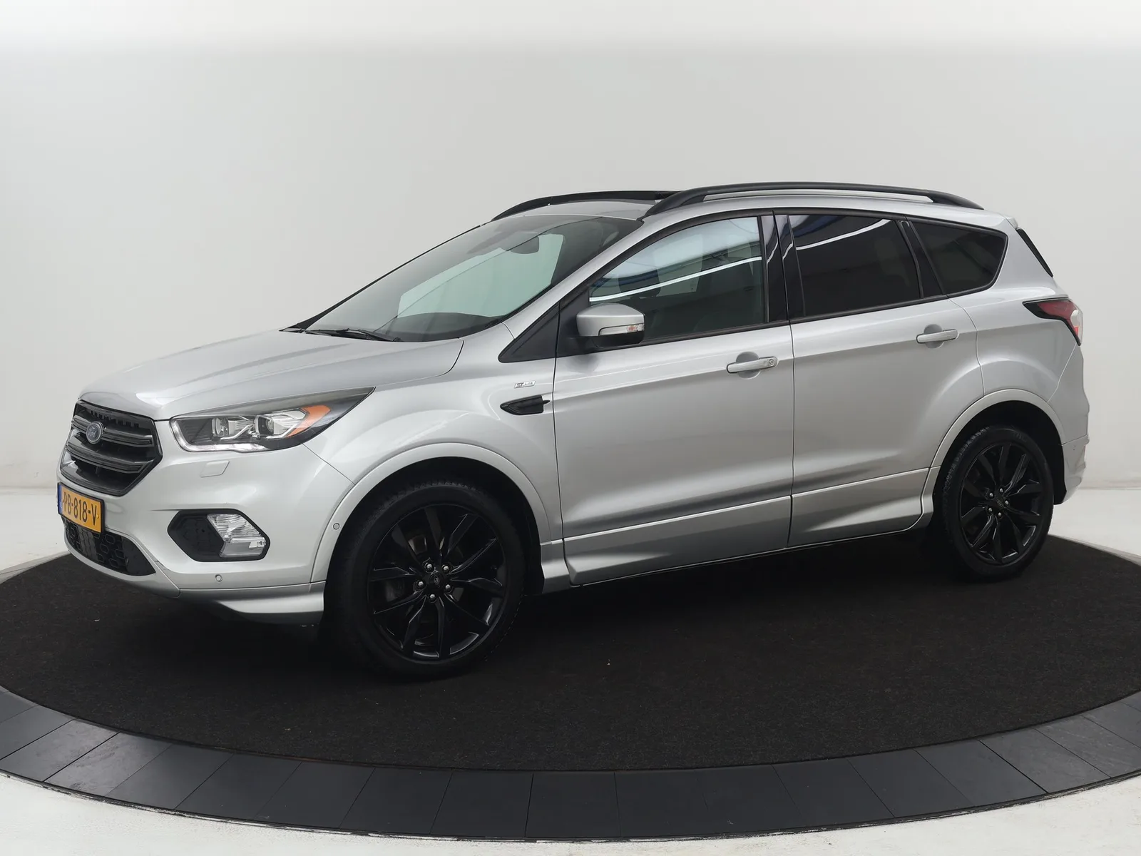 Ford Kuga (2017) — foto 1