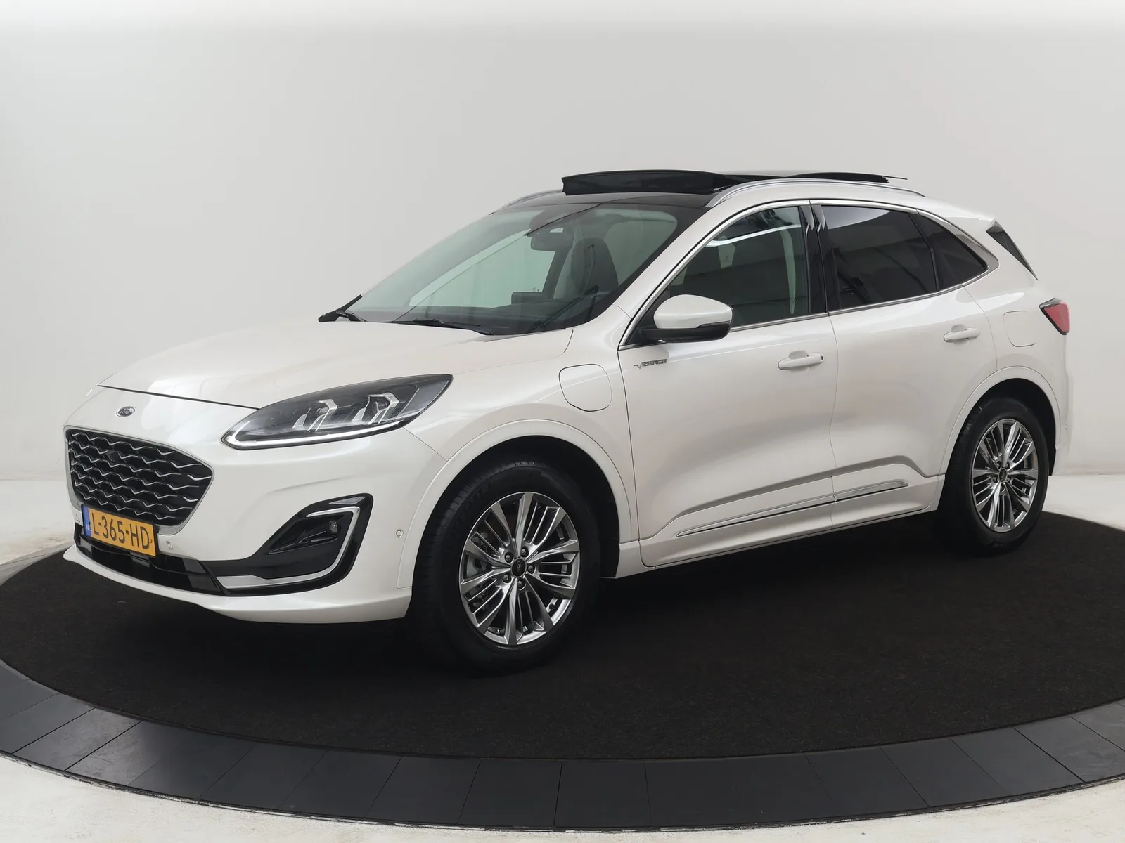 Ford Kuga (2021) — foto 1