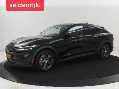 Ford Mustang Mach-E (2021) — foto 1