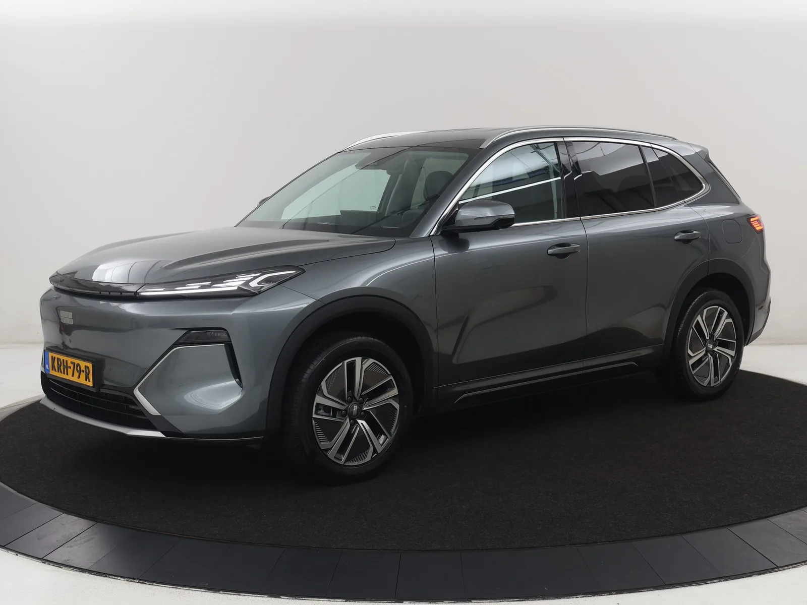 Geely Starray EM-i (2026) — foto 1