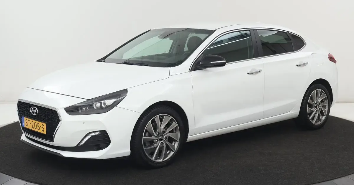 Hyundai i30 (2018) — foto 1