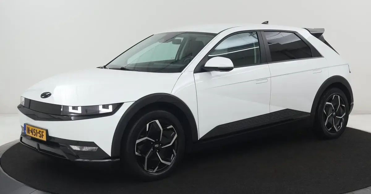 Hyundai Ioniq (2021) — foto 1