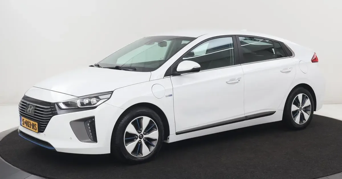Hyundai Ioniq (2017) — foto 1