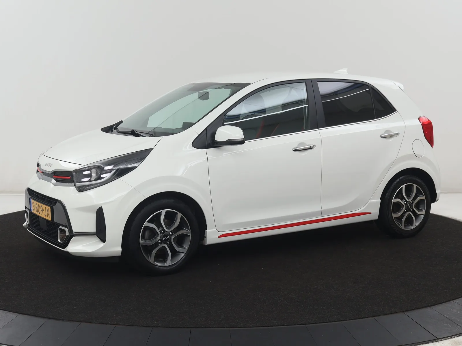 Kia Picanto (2023) — foto 1