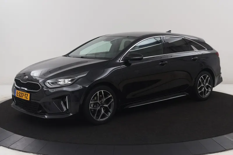 Kia ProCeed (2021)