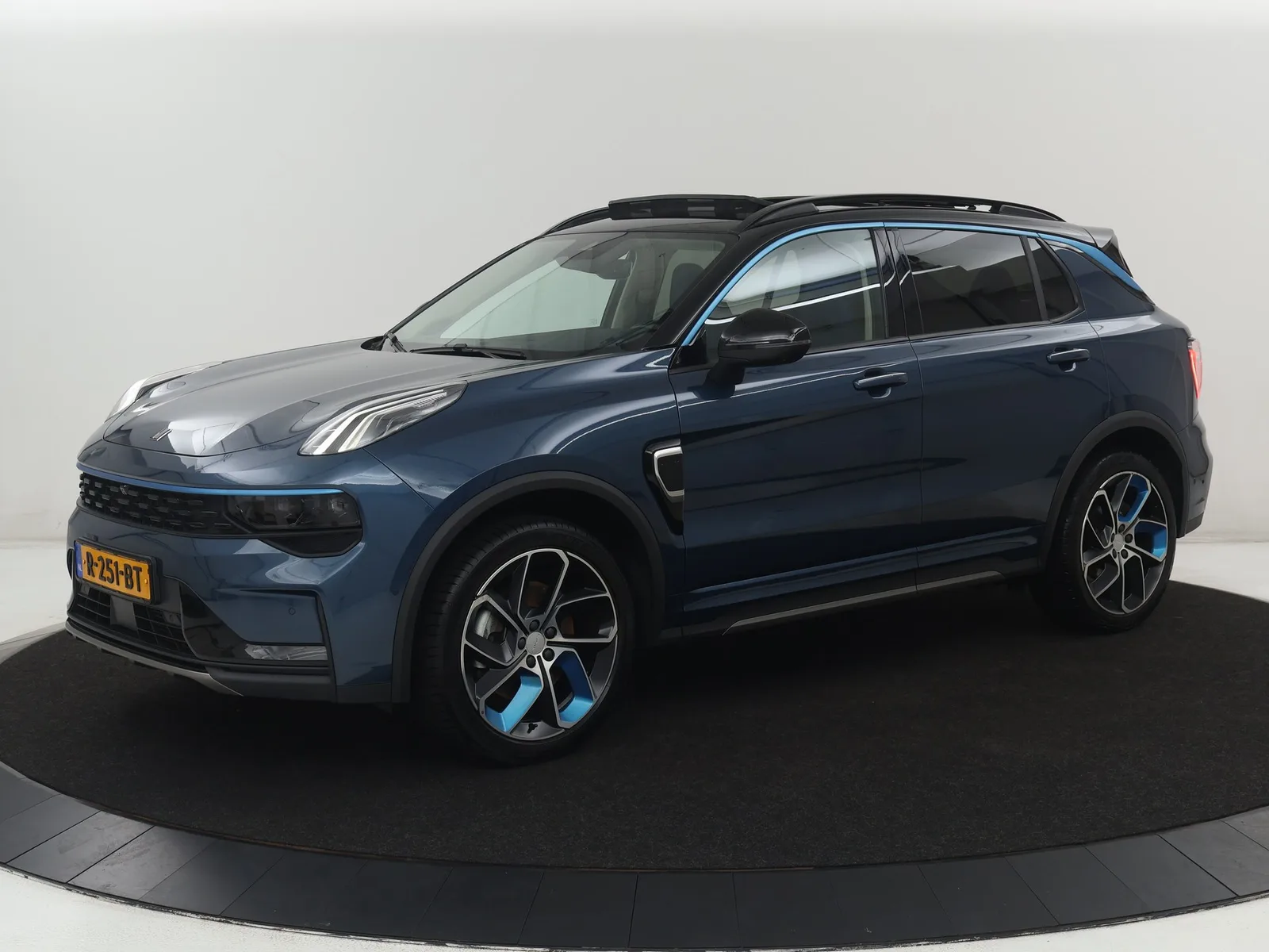 Lynk & Co 01 (2022) — foto 1