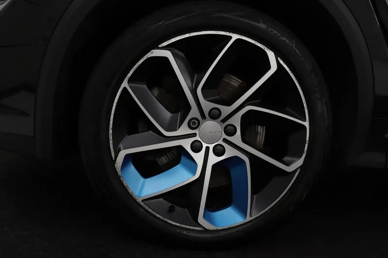 Lynk & Co 01 (2023)