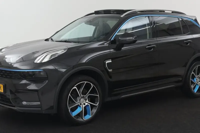 Lynk & Co 01 (2023)
