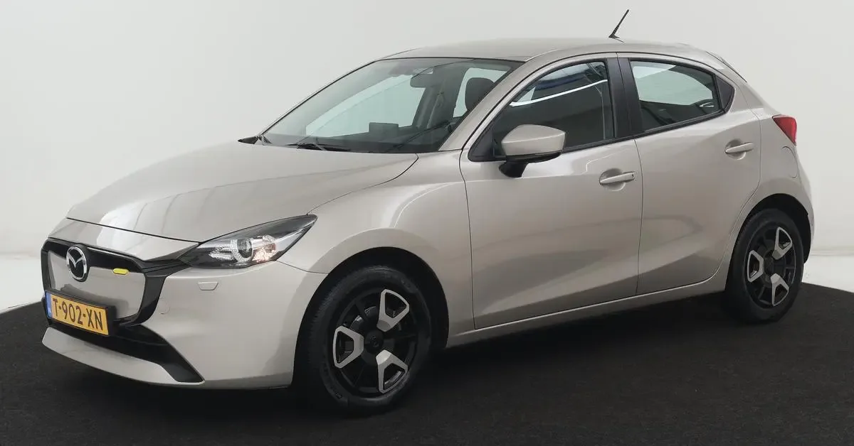 Mazda 2 (2023) — foto 1