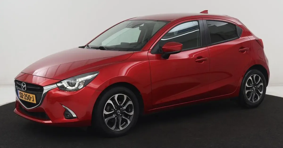 Mazda 2 (2018) — foto 1