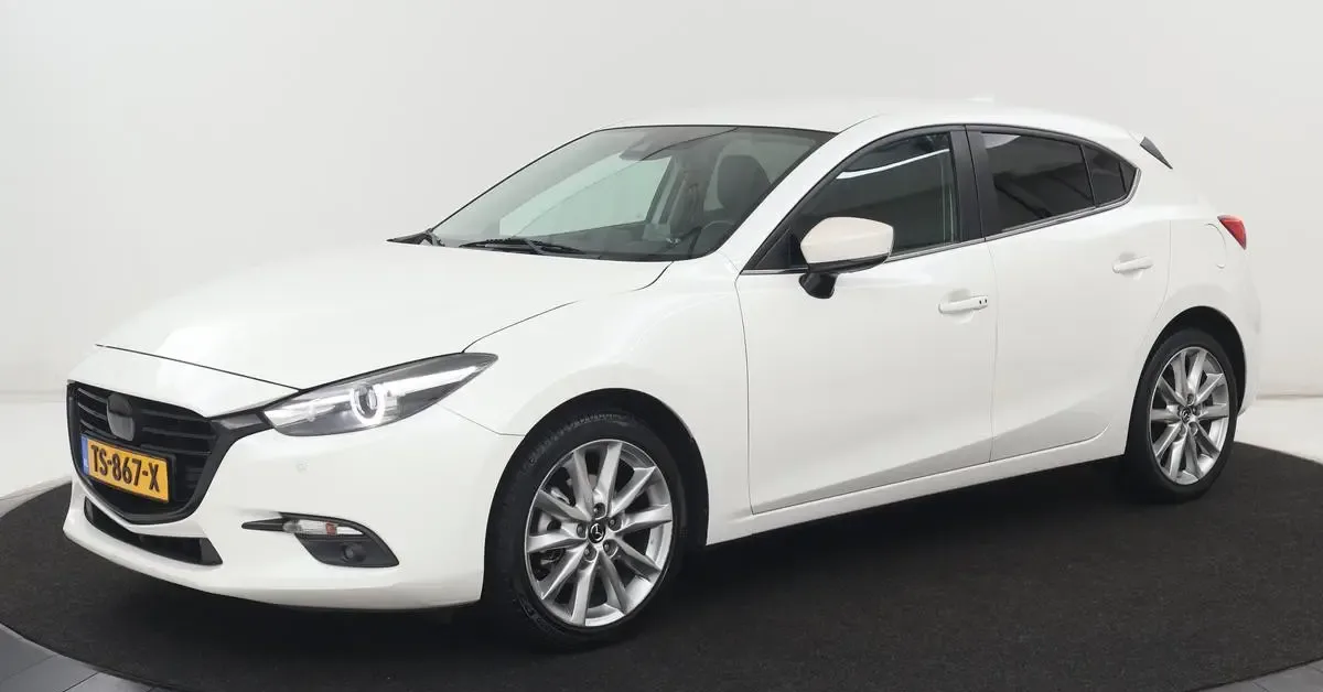 Mazda 3 (2018) — foto 1