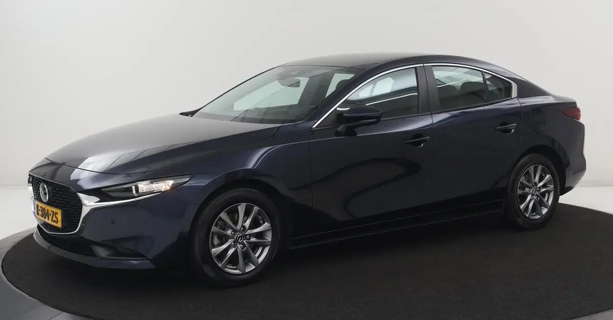 Mazda 3 (2021) — foto 1