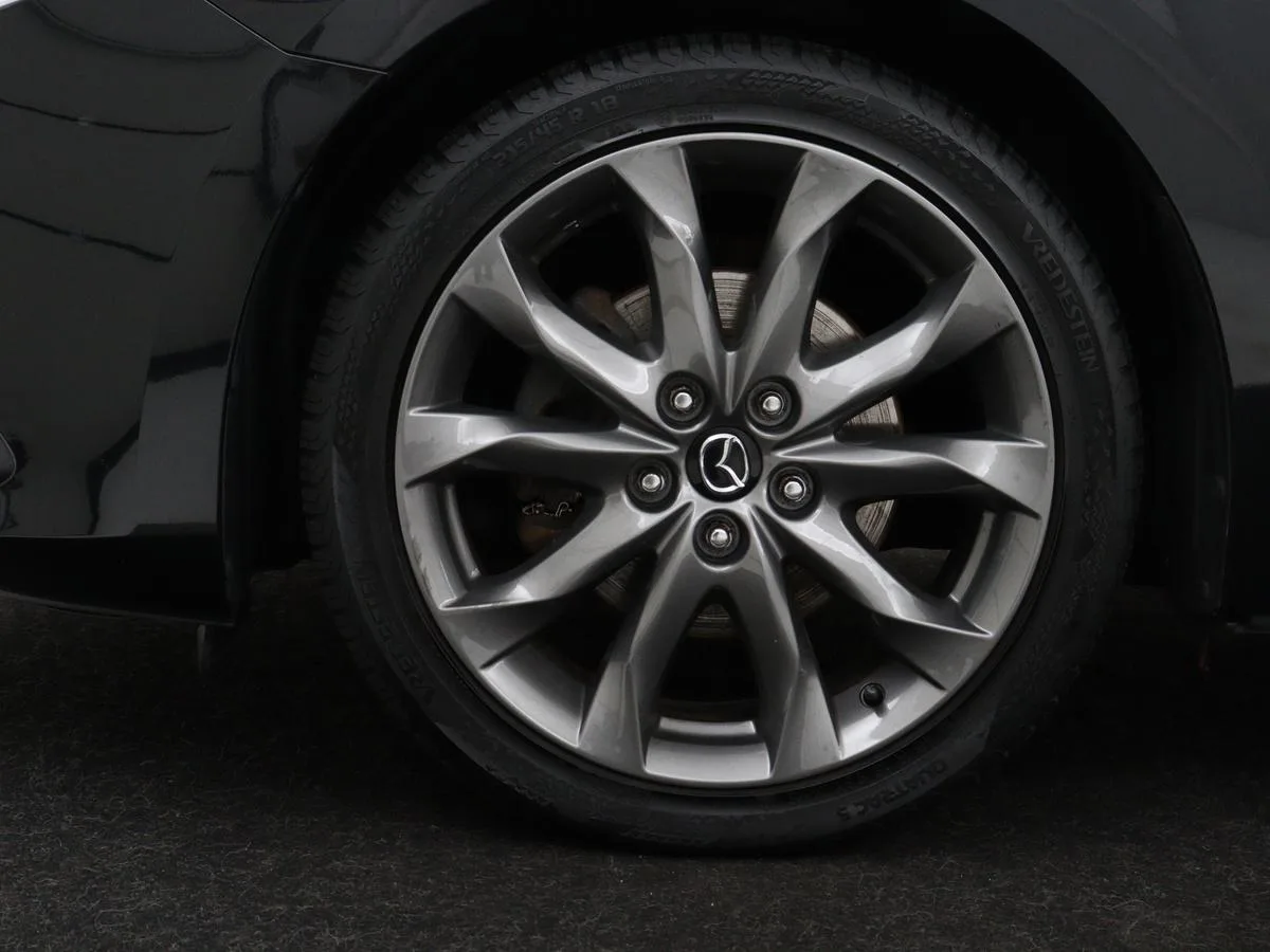 Mazda 3 (2017) — foto 1
