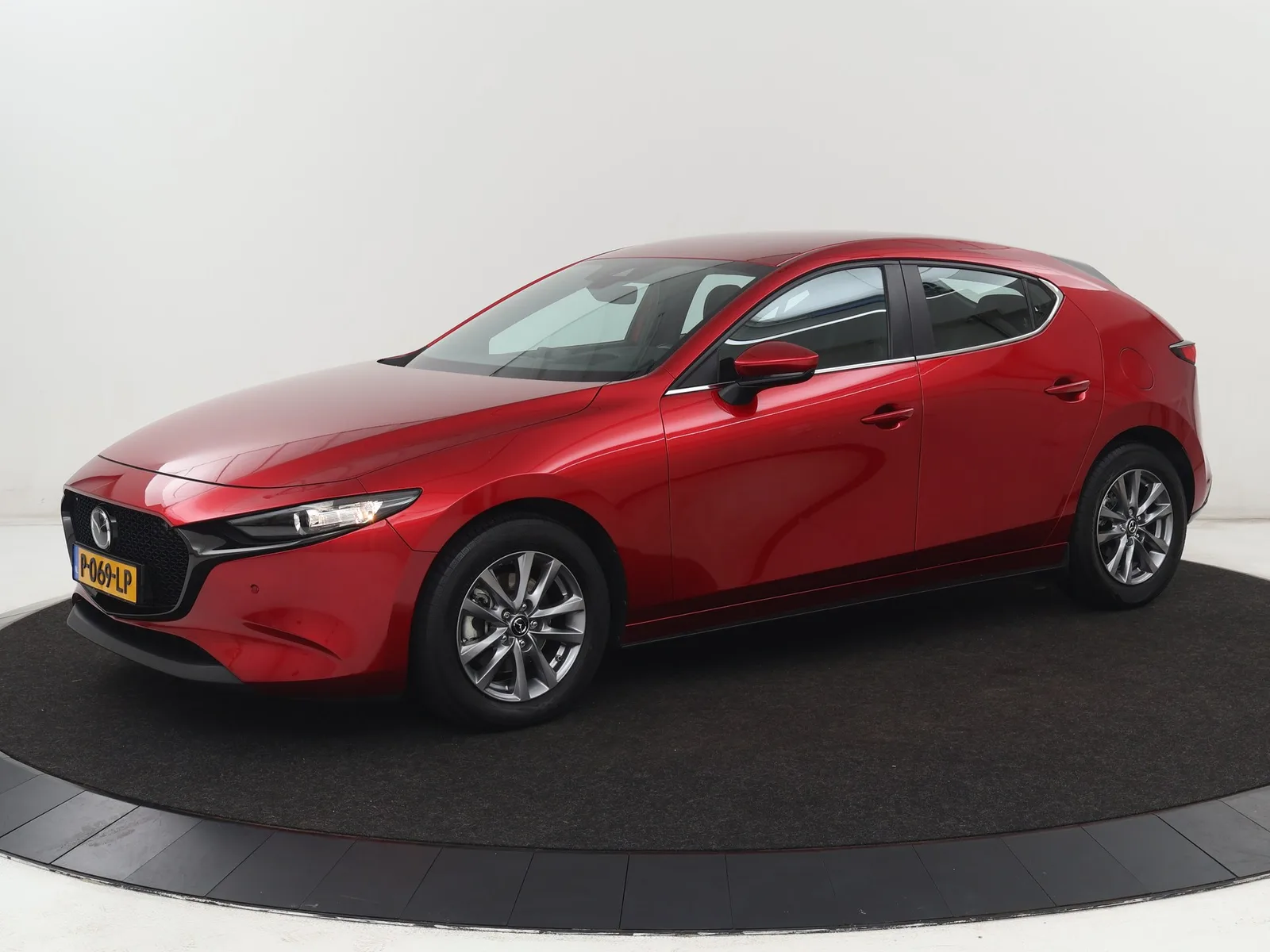 Mazda 3 (2022) — foto 1