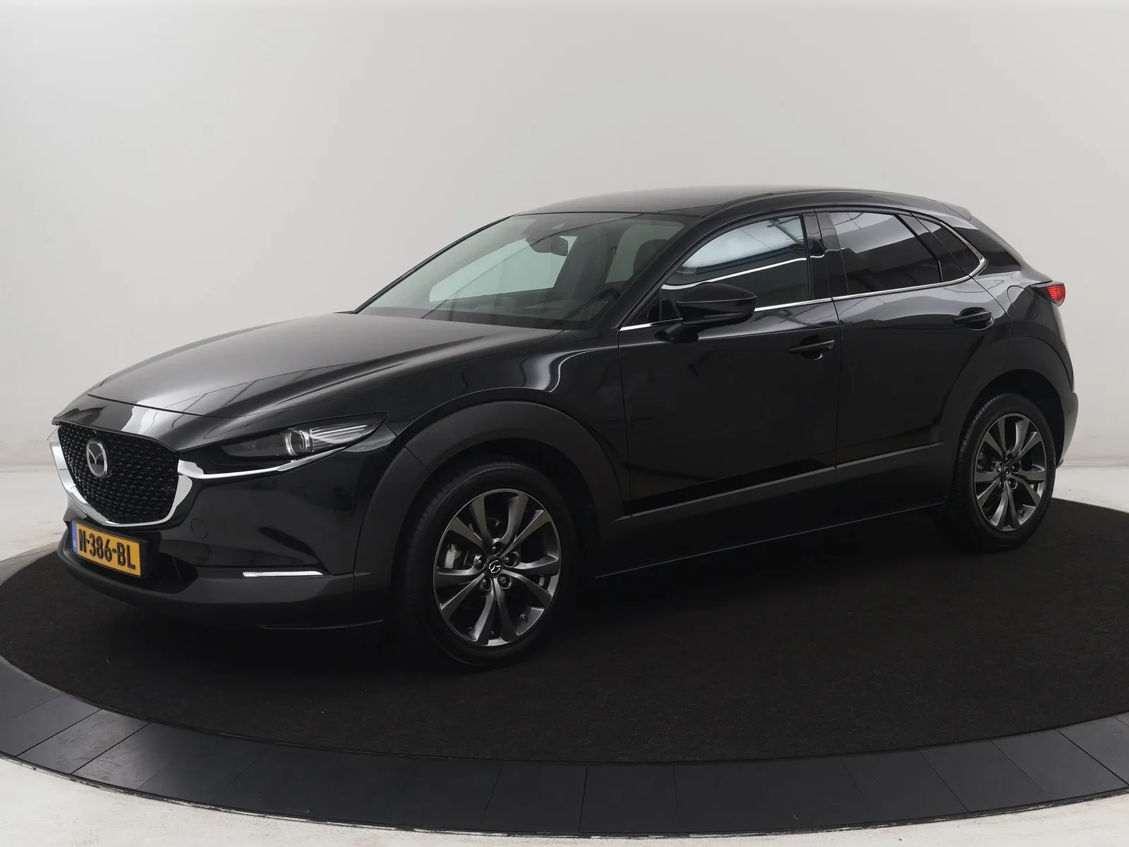 Mazda CX-30 (2021) — foto 1