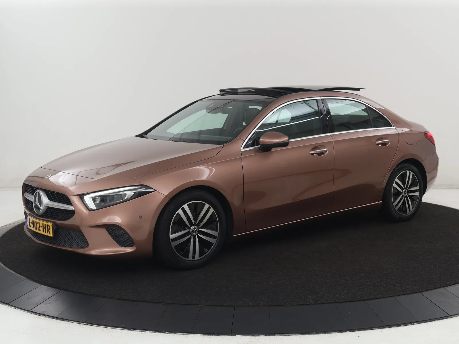 Mercedes-Benz A-Klasse (2021) — foto 1
