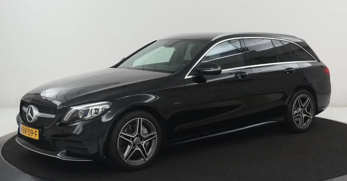 Mercedes-Benz C-Klasse (2019) — foto 1