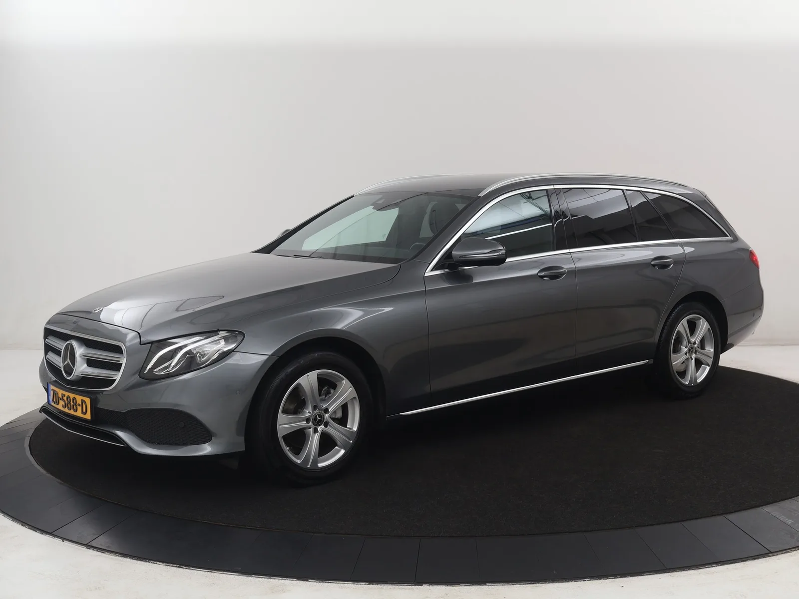 Mercedes-Benz E-Klasse (2018) — foto 1