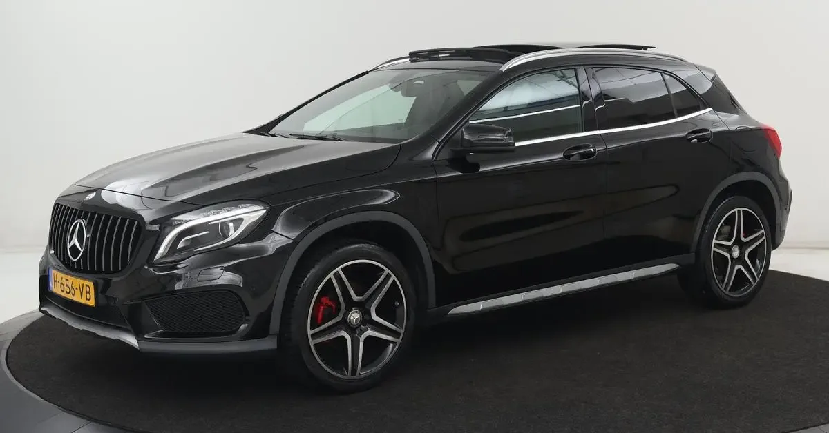 Mercedes-Benz GLA (2015) — foto 1