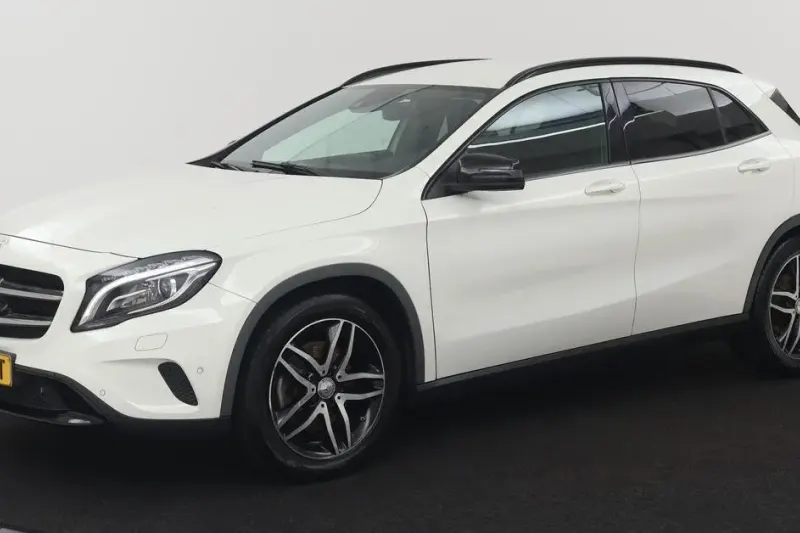 Mercedes-Benz GLA (2015)