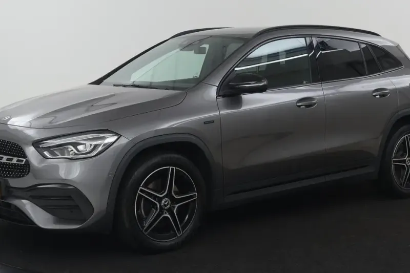 Mercedes-Benz GLA (2021)
