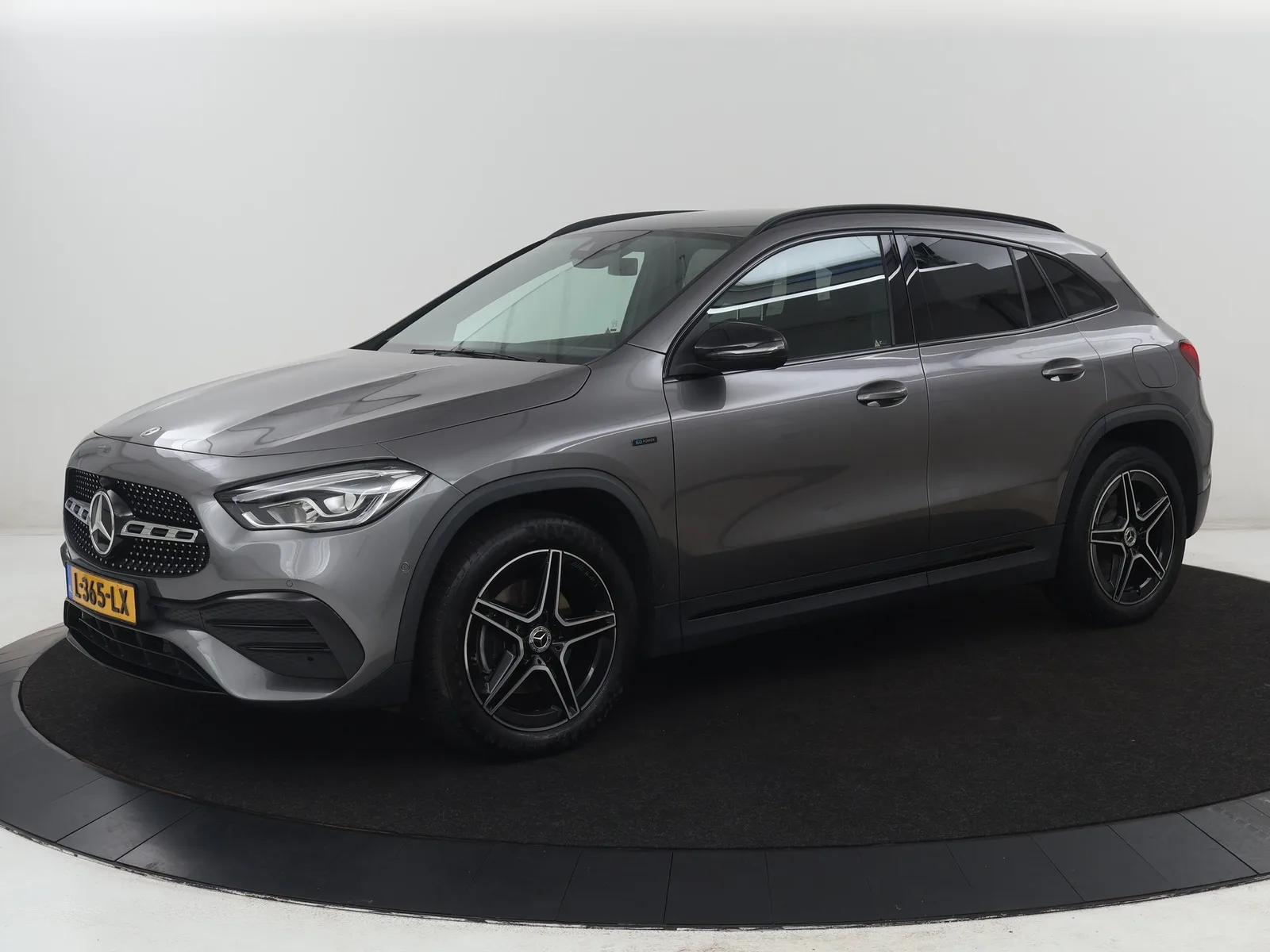 Mercedes-Benz GLA-Klasse (2021) — foto 1