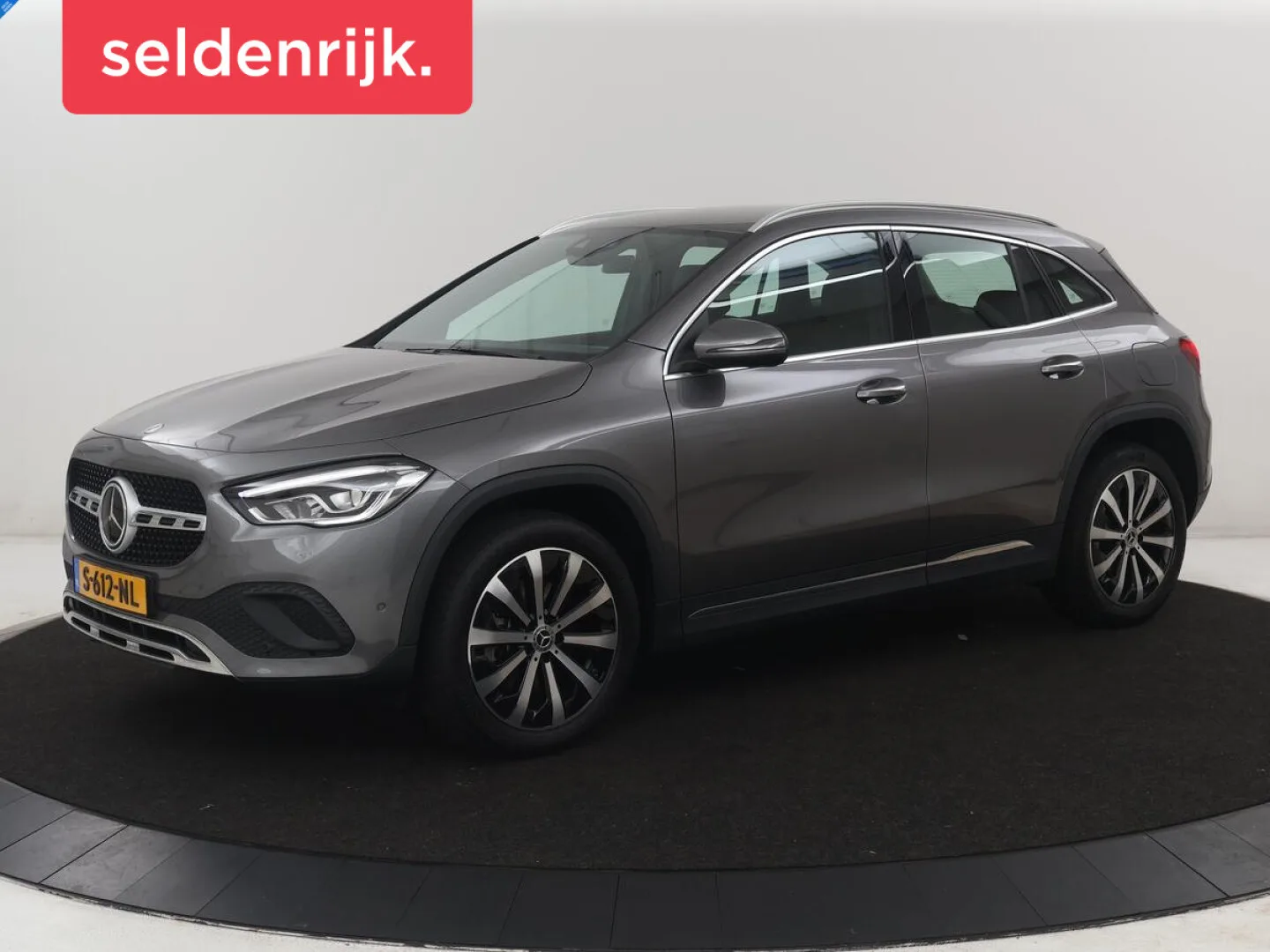 Mercedes-Benz GLA (2023) — foto 1