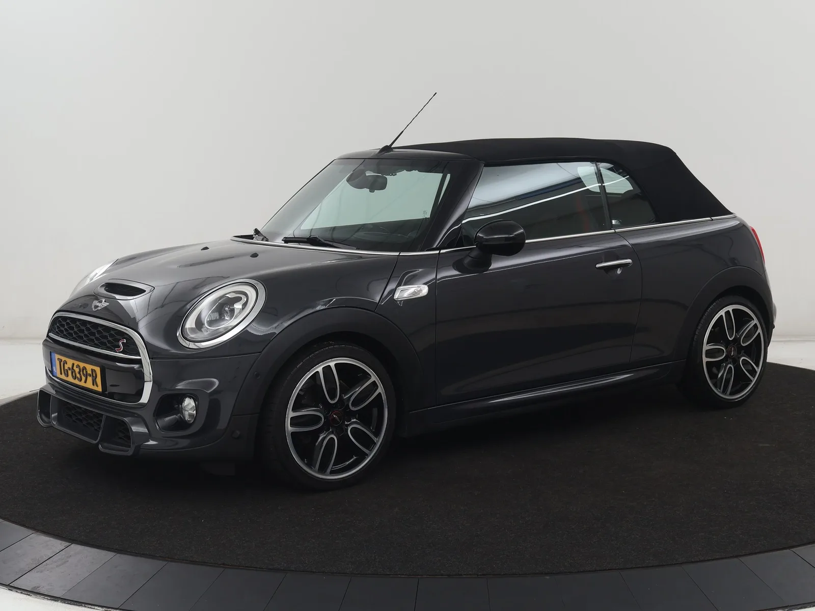 MINI Cooper S (2017) — foto 1