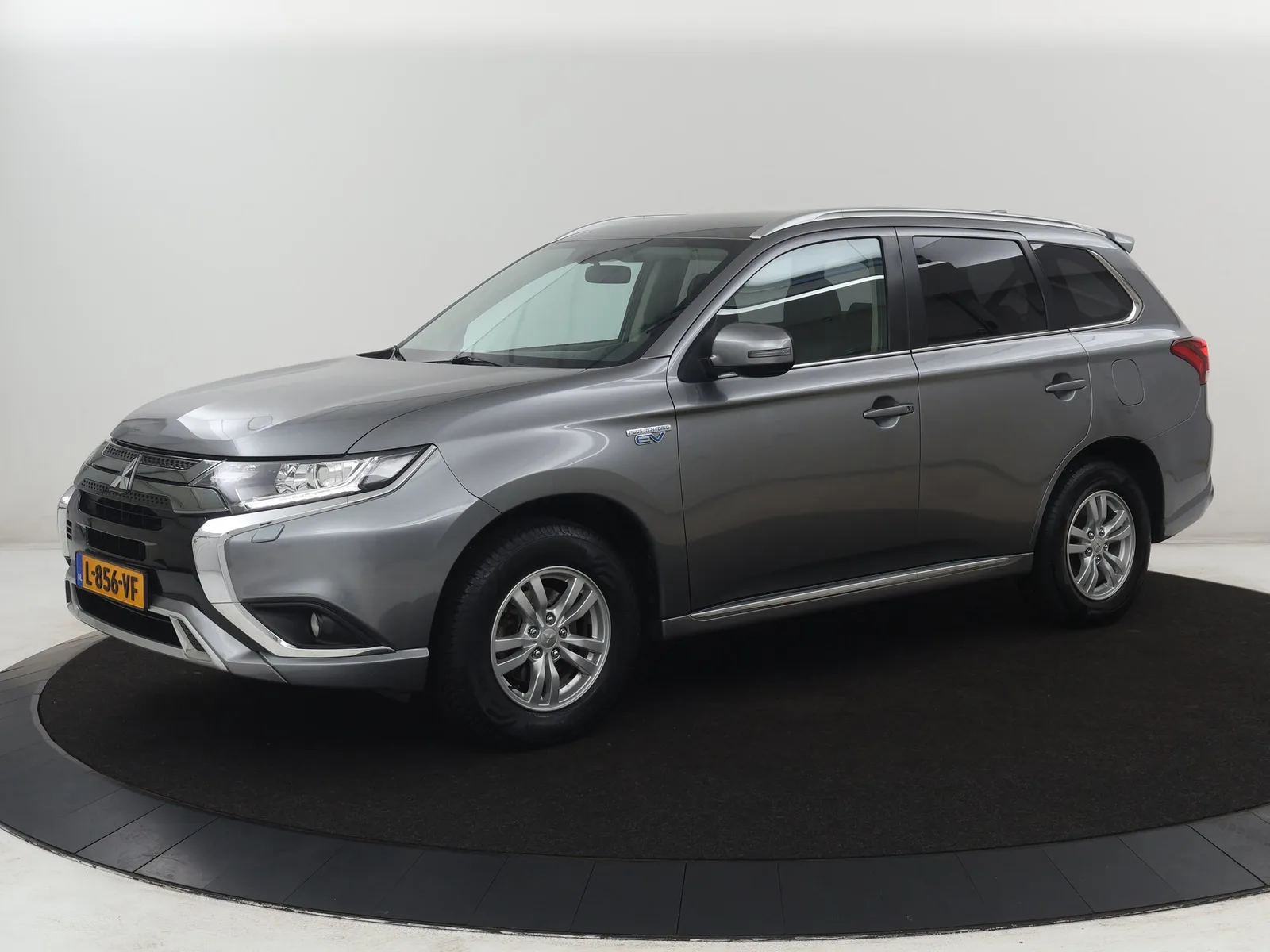 Mitsubishi Outlander (2021) — foto 1