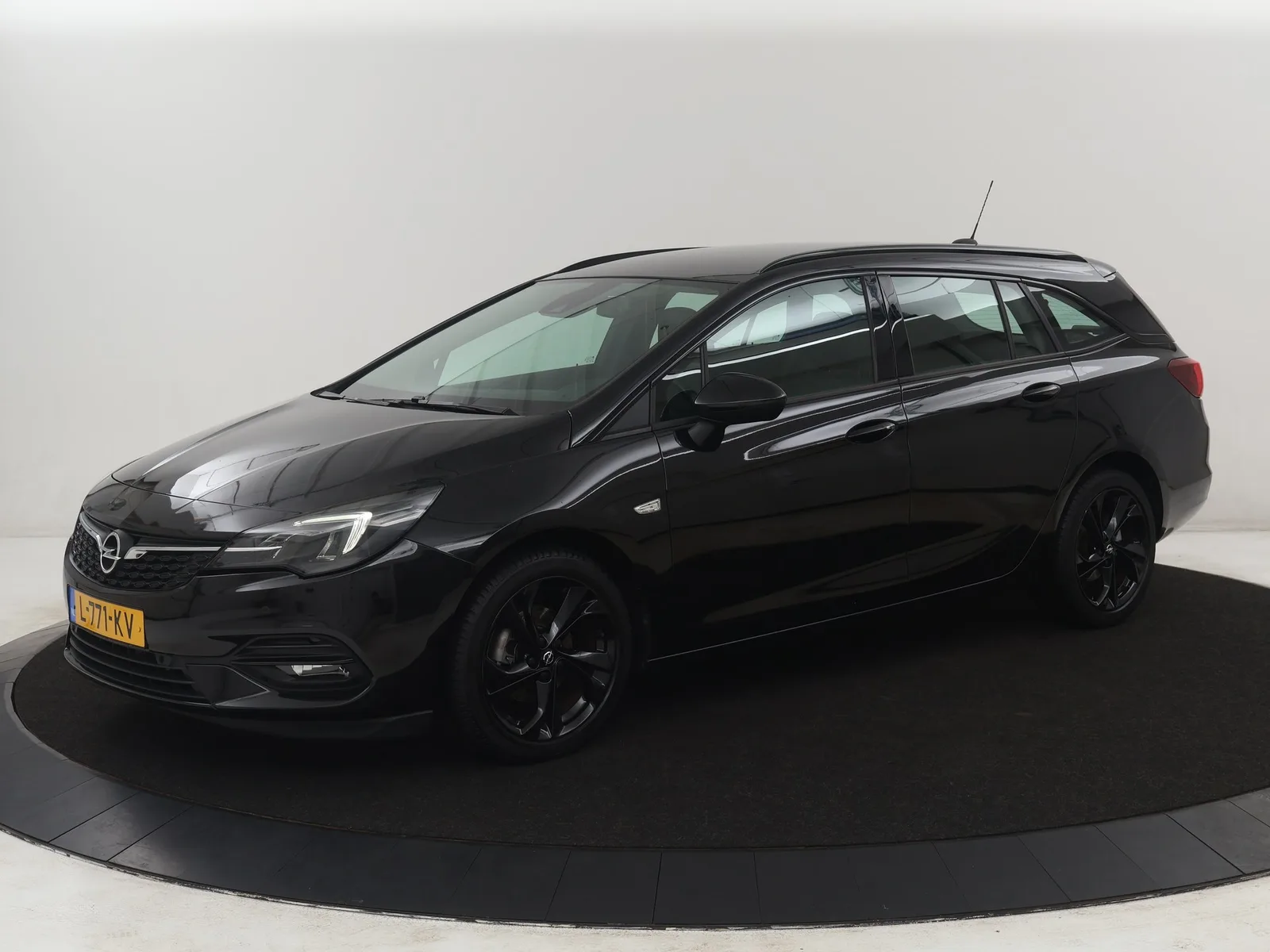 Opel Astra (2021) — foto 1