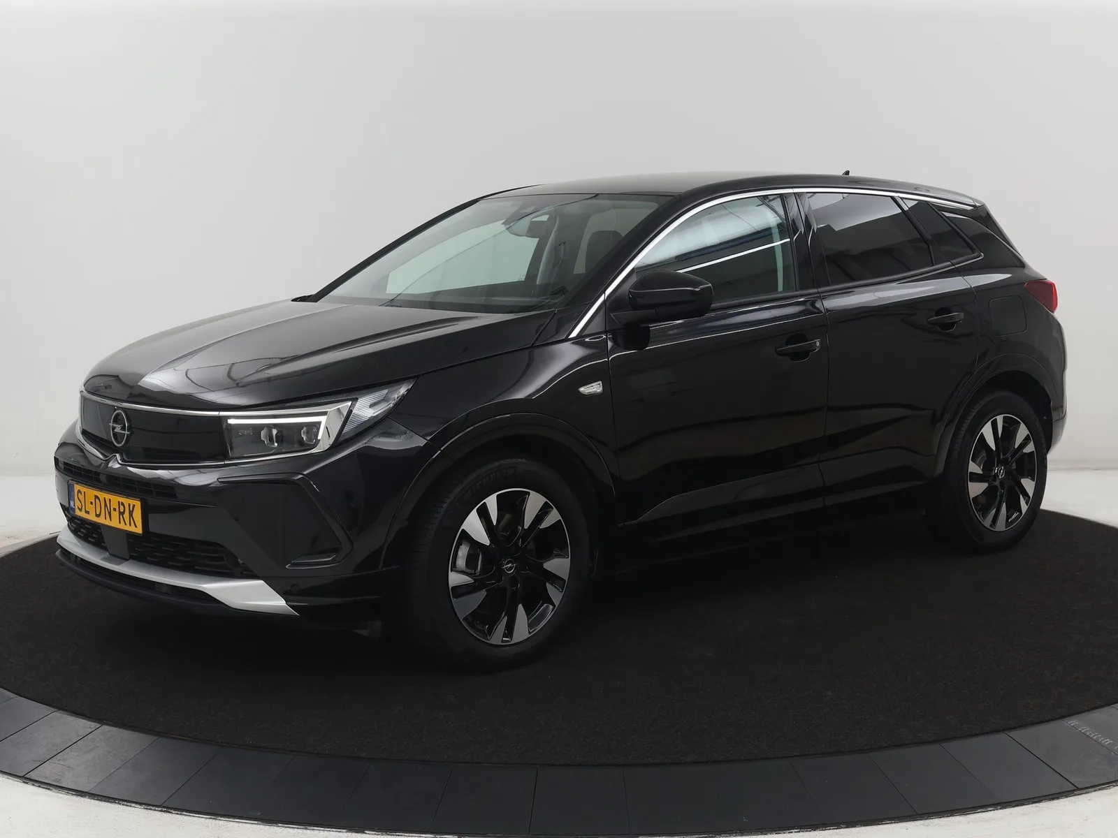 Opel Grandland (2023) — foto 1