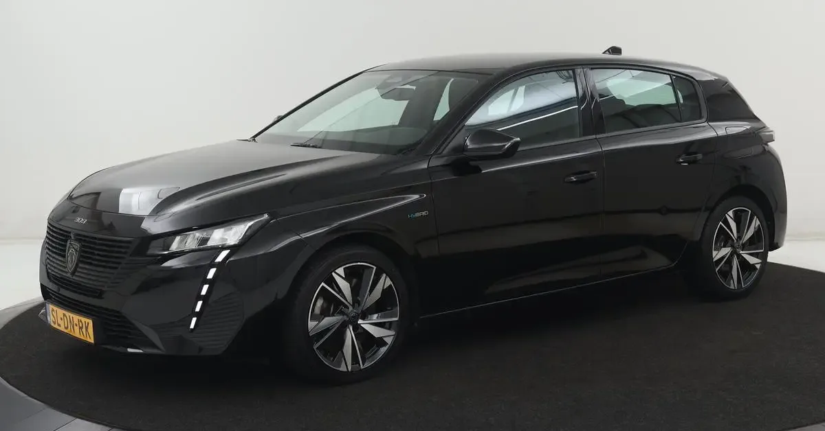 Peugeot 308 (2022) — foto 1