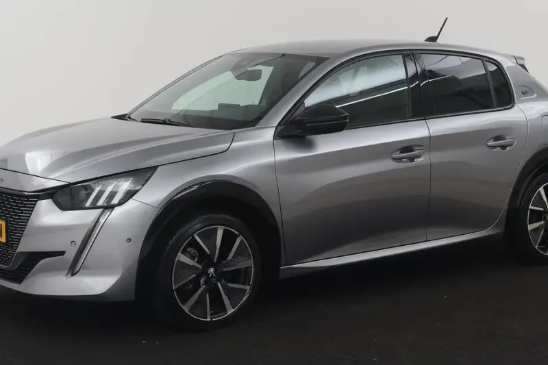Peugeot e-208 (2022)