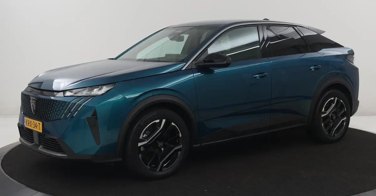Peugeot e-3008 (2025) — foto 1