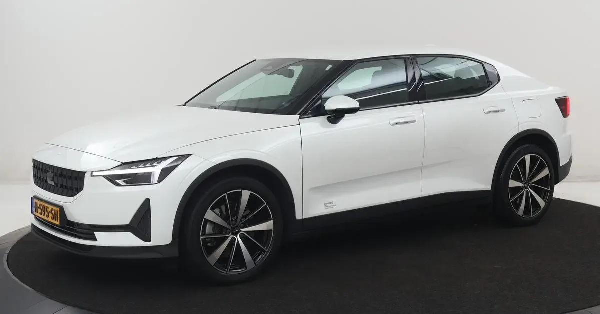 Polestar 2 (2021) — foto 1