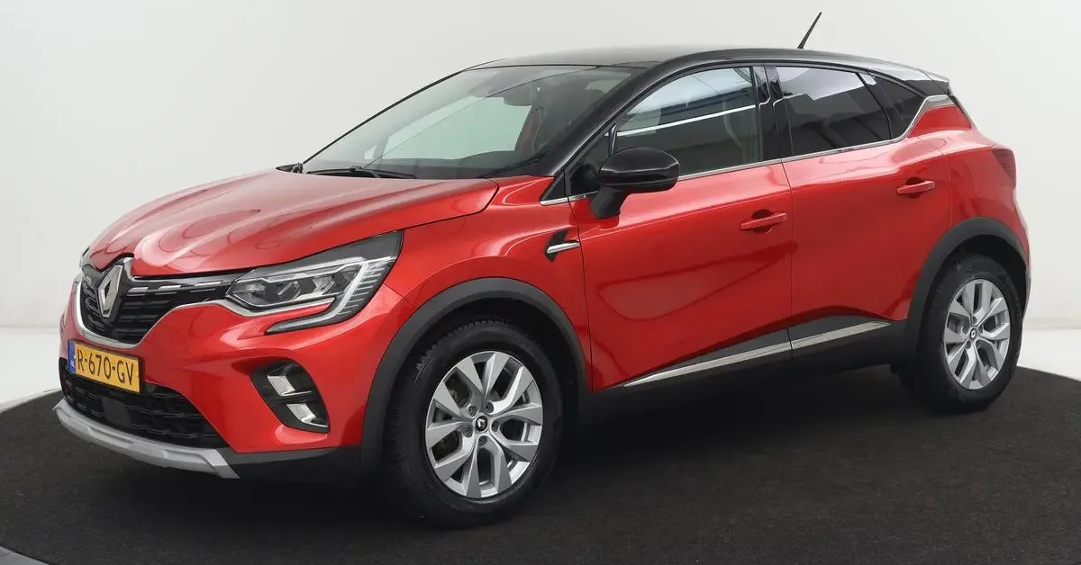 Renault Captur (2022) — foto 1