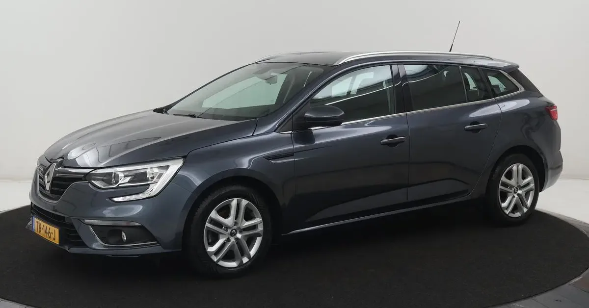 Renault Mégane (2017) — foto 1