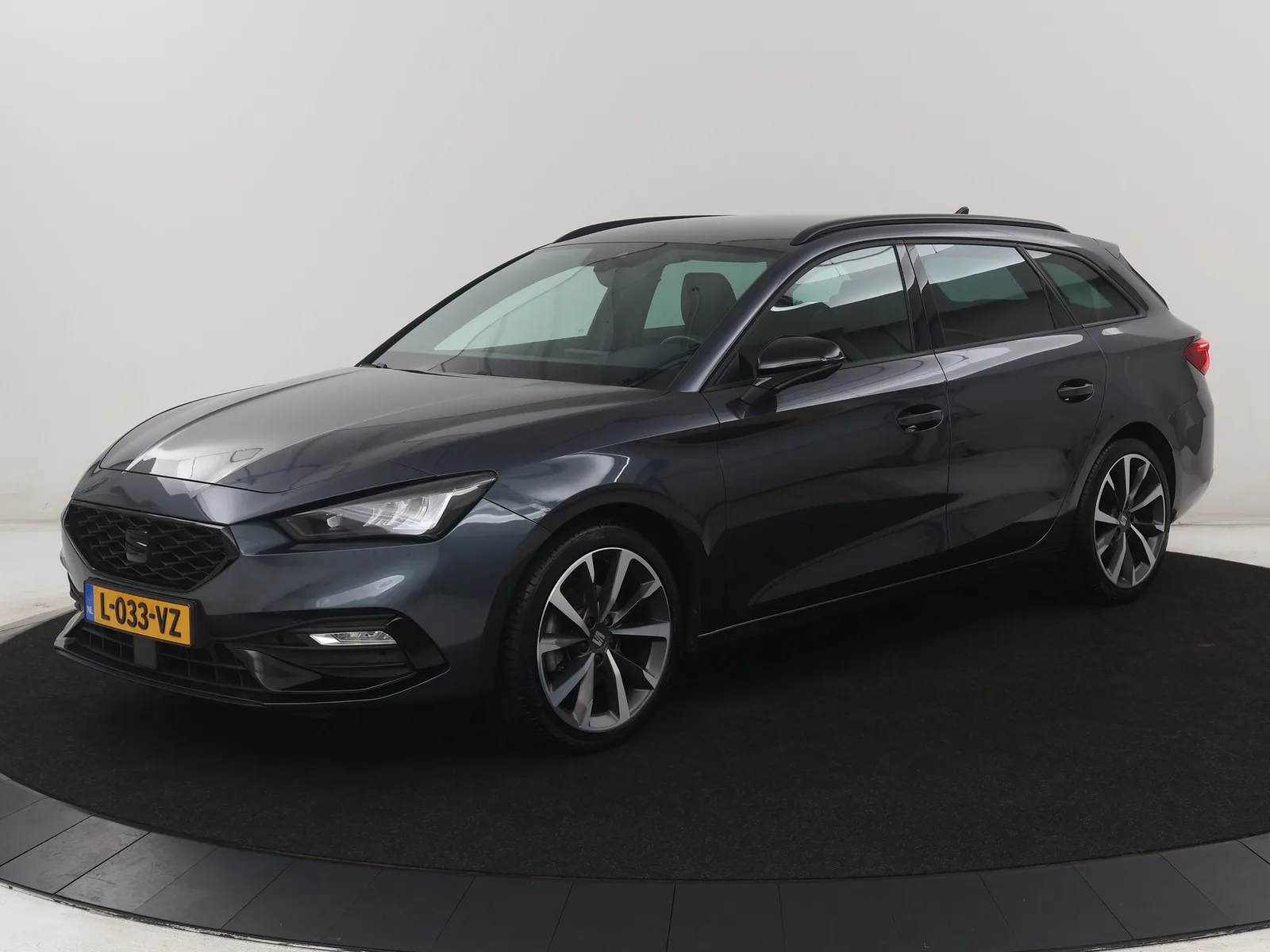 SEAT Leon Sportstourer (2021) — foto 1