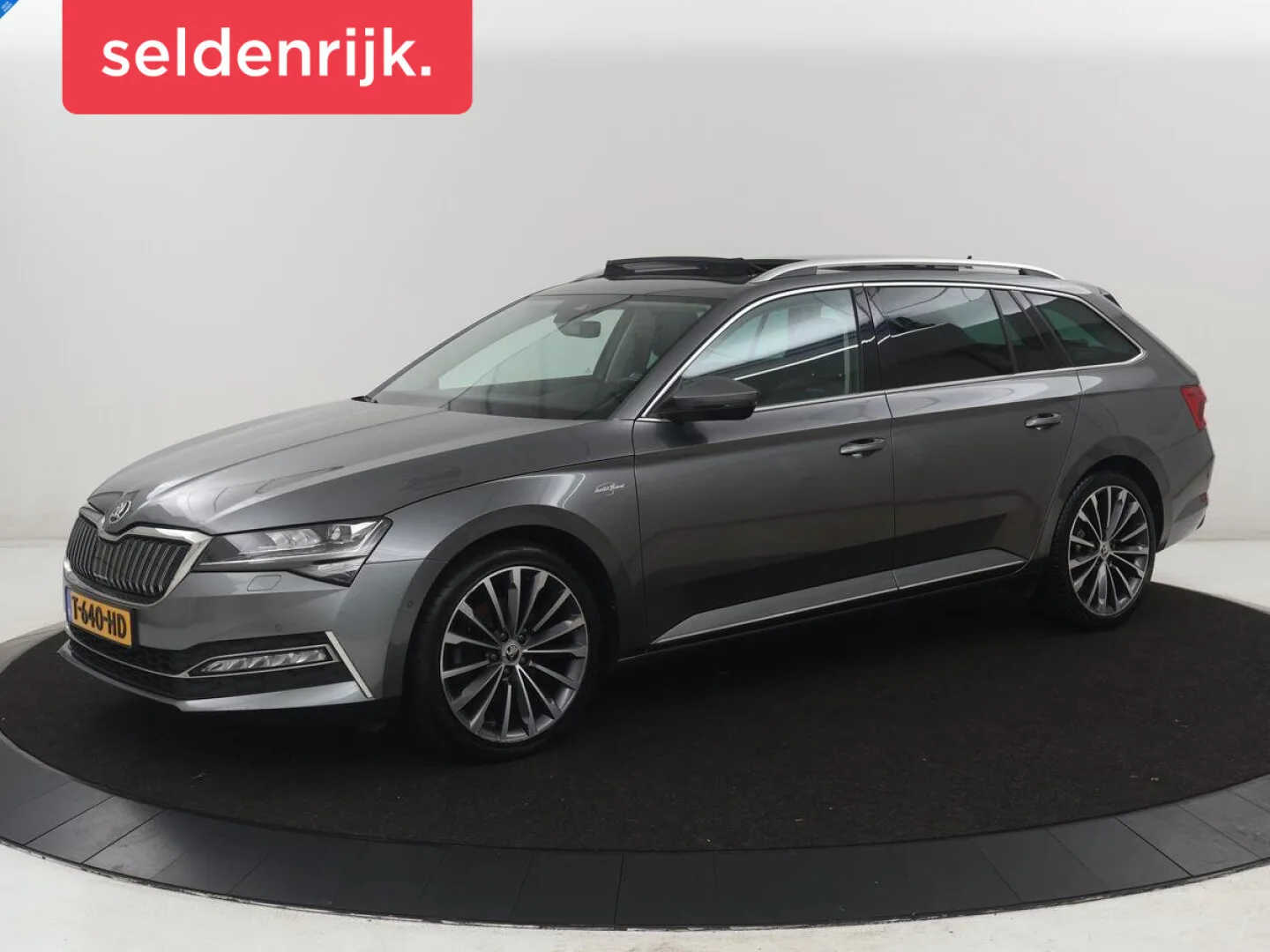 Škoda Superb (2022) — foto 1