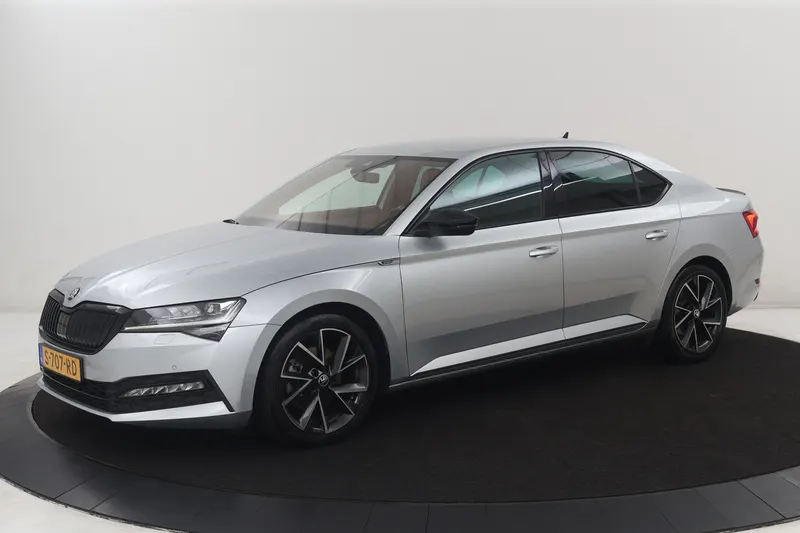 Škoda Superb (2023)