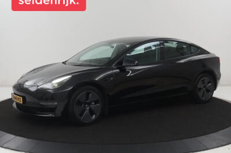 Tesla Model 3 (2022)