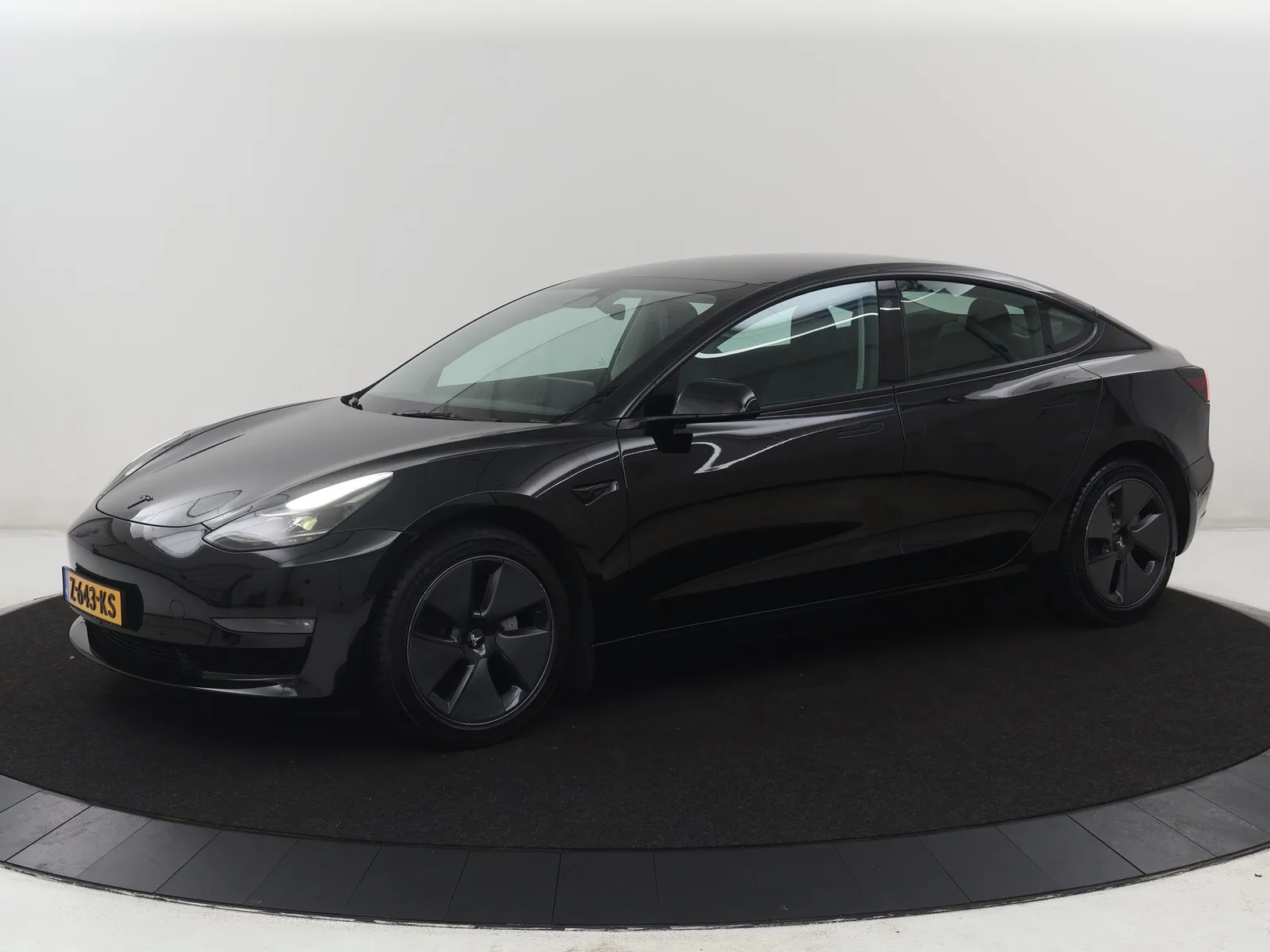 Tesla Model 3 (2022) — foto 1