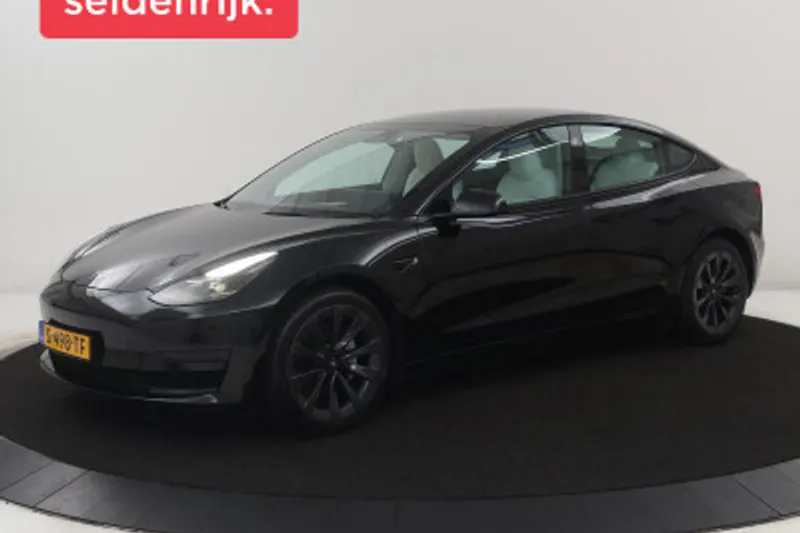 Tesla Model 3 (2023)