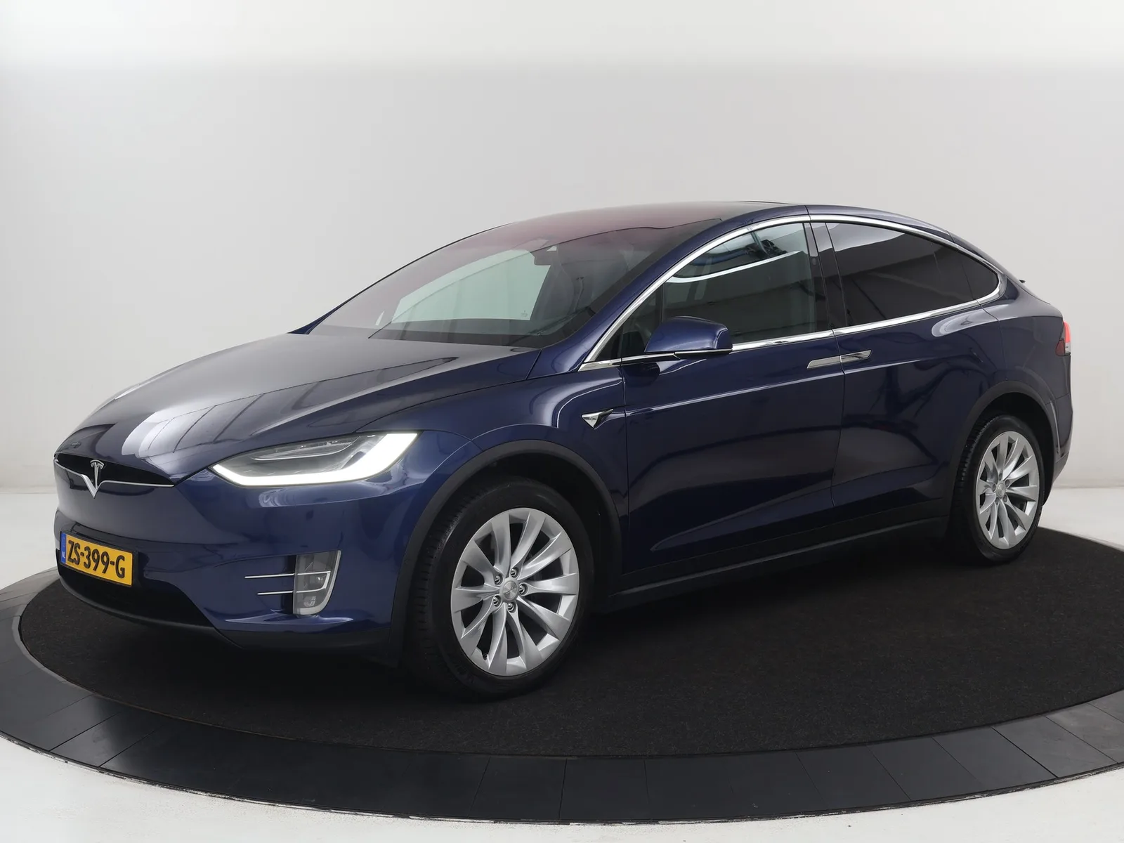 Tesla Model X (2019) — foto 1