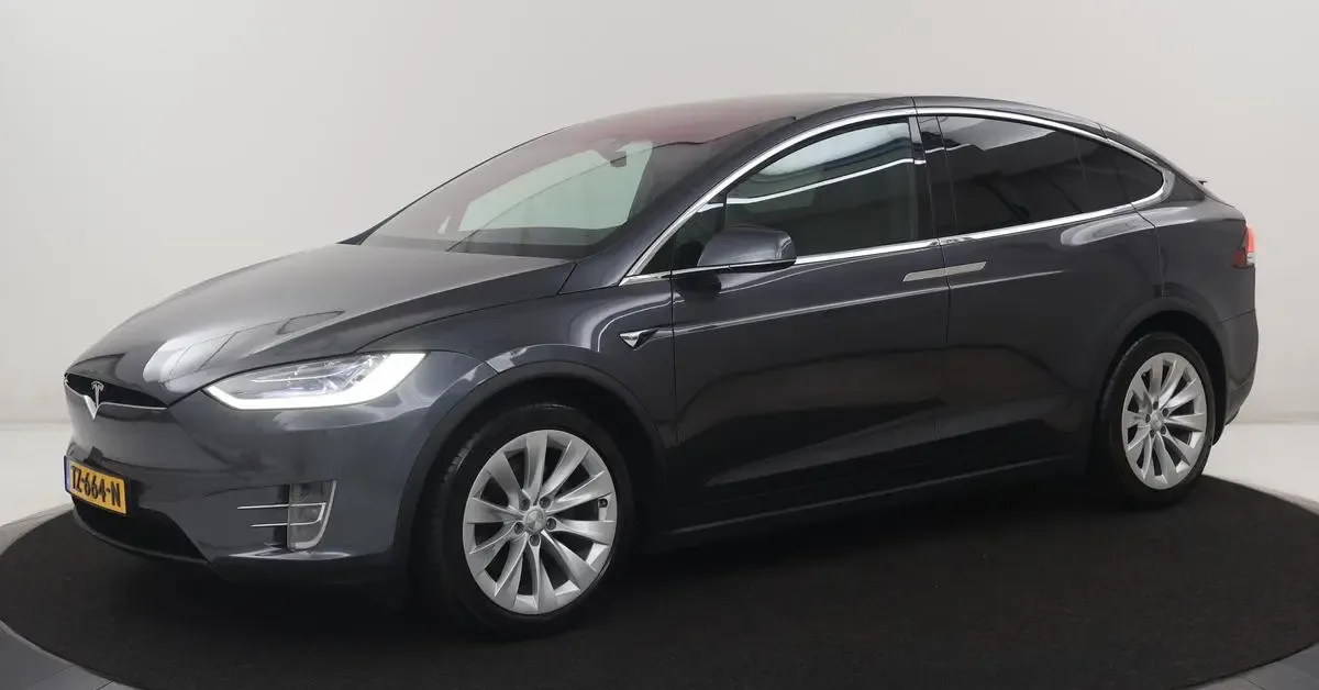 Tesla Model X (2018) — foto 1