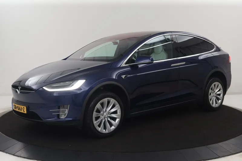 Tesla Model X (2018)