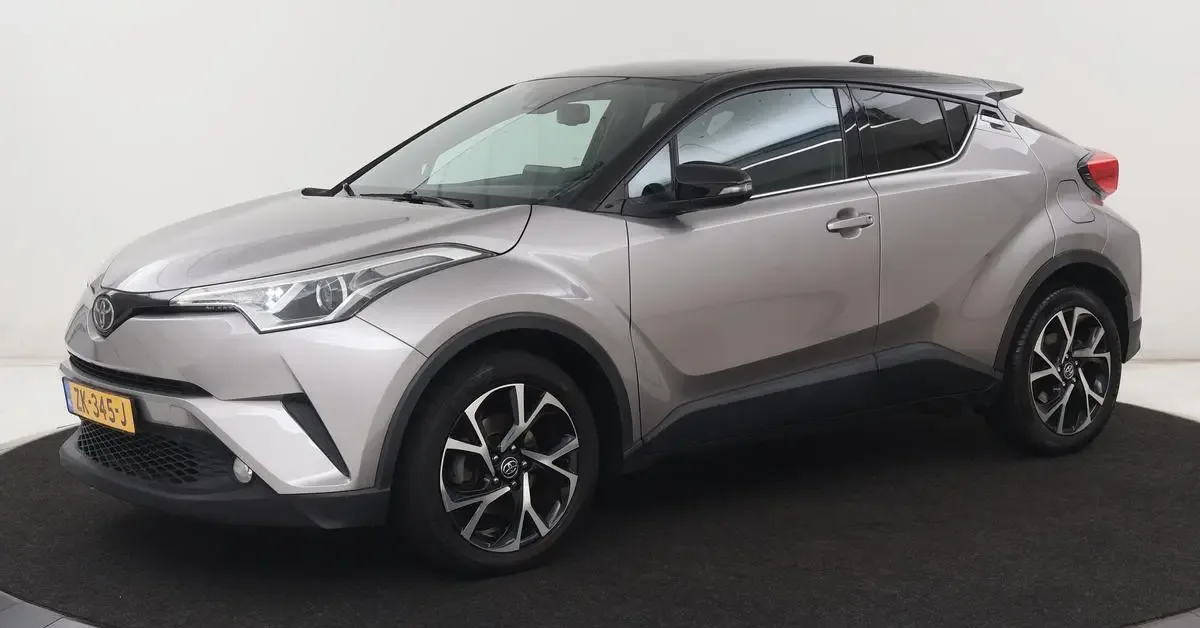 Toyota C-HR (2017) — foto 1