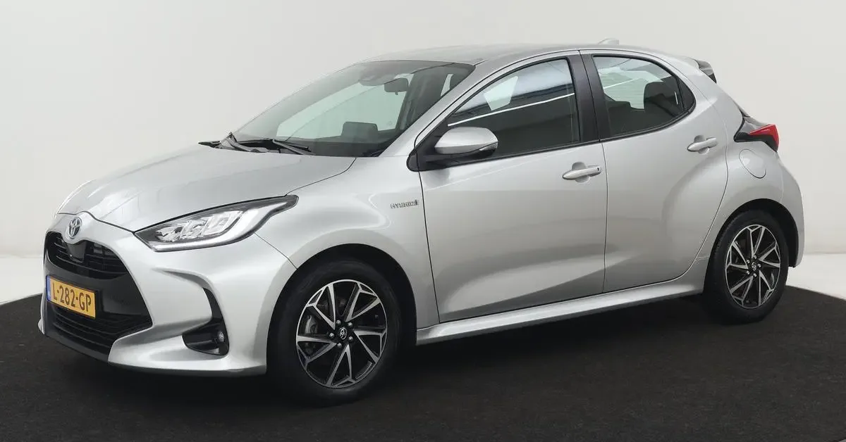 Toyota Yaris (2021) — foto 1