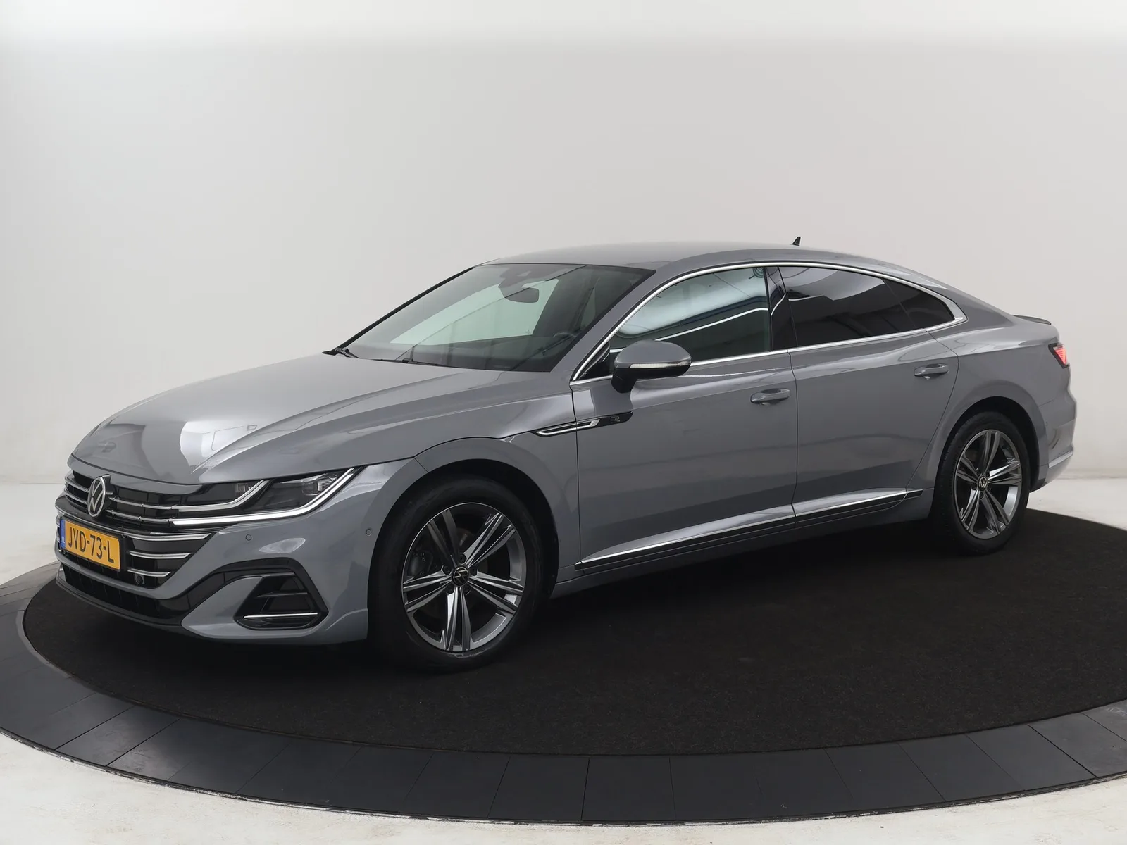 Volkswagen Arteon (2022) — foto 1