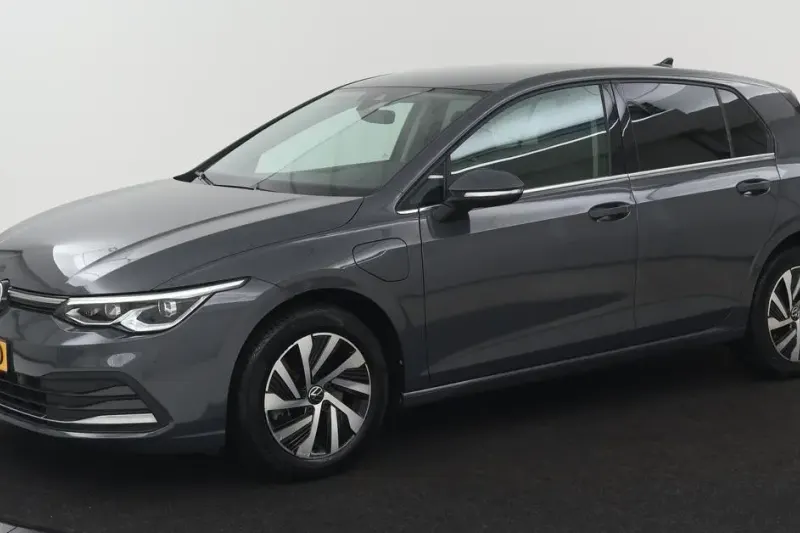 Volkswagen Golf (2022)